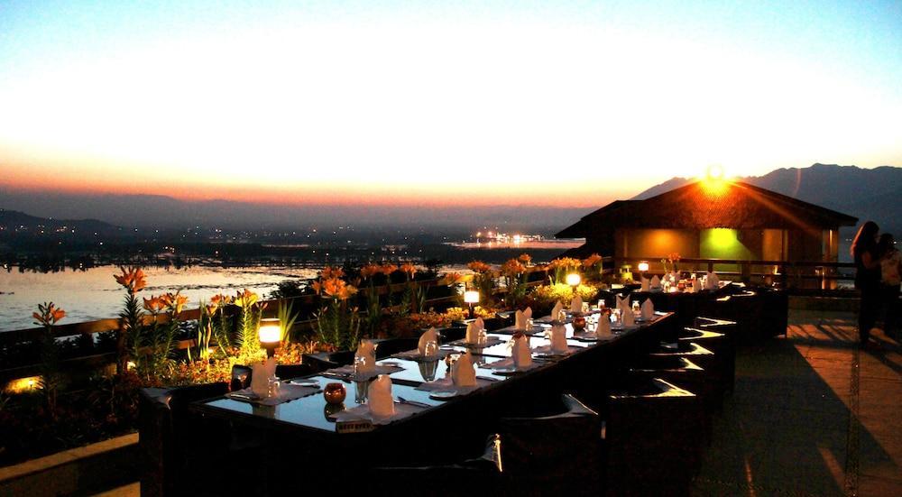 Hotel Taj Dal View Srinagar Extérieur photo