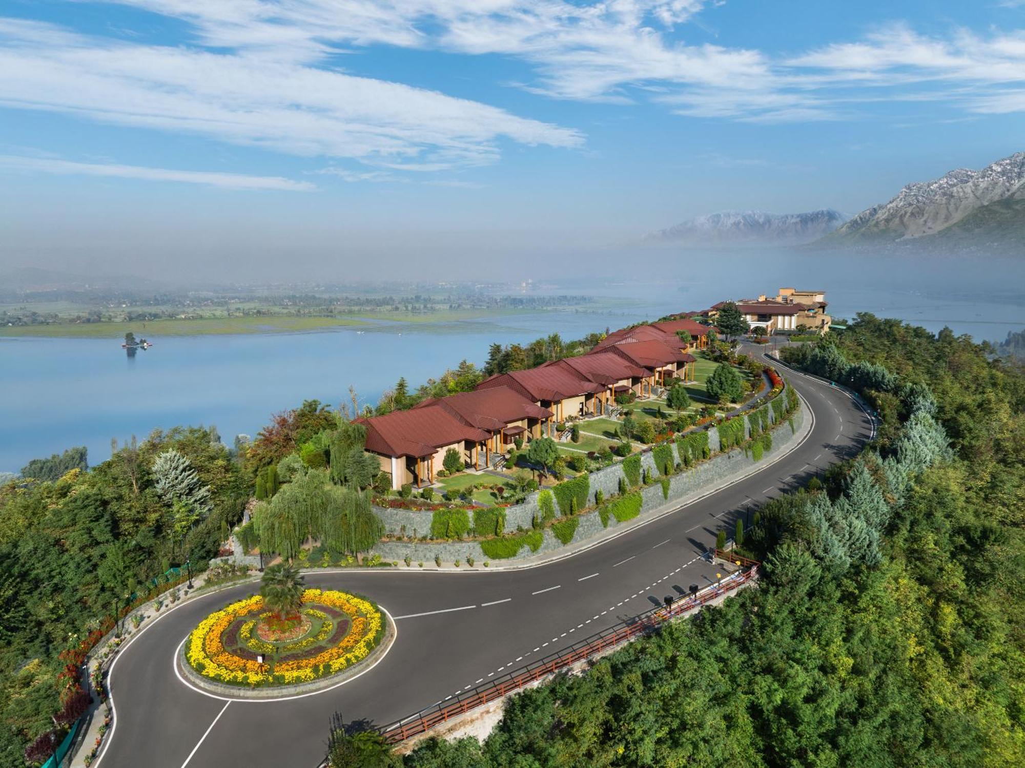 Hotel Taj Dal View Srinagar Extérieur photo