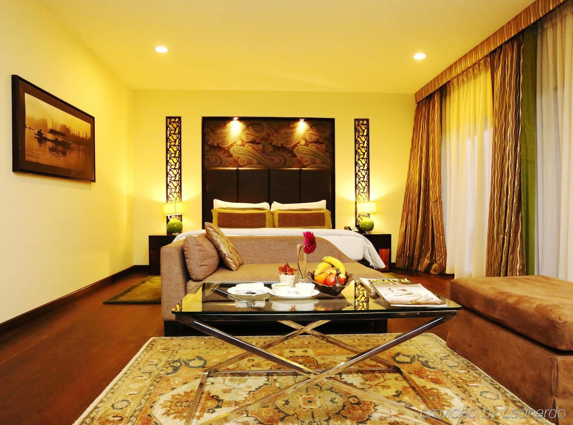 Hotel Taj Dal View Srinagar Extérieur photo